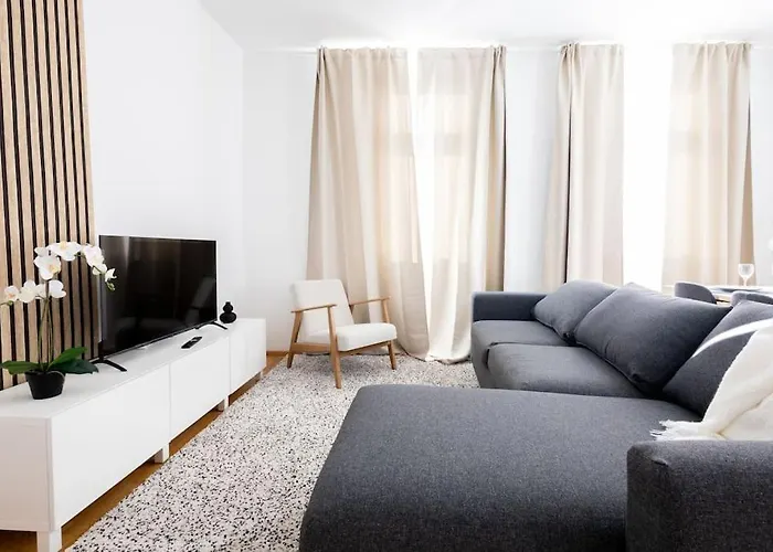 Orestaliving- 3Br On The Daube Canal/Friedensbruecke