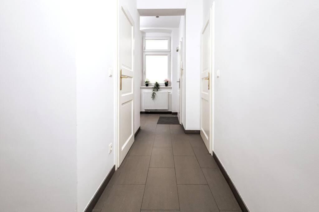 Orestaliving- 3br On The Daube Canal/friedensbruecke Appartement *