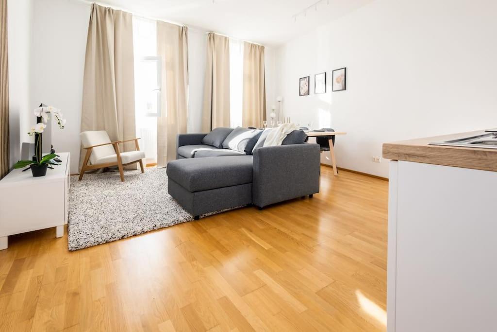 Orestaliving- 3br On The Daube Canal/friedensbruecke Appartement *